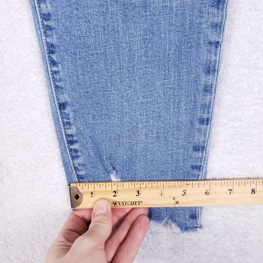 GAP Denim Girlfriend Jeans Womens 6/28 Light Wash Distressed Frayed Hem Stretch